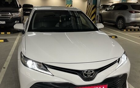 Toyota Camry, 2018 год, 2 700 000 рублей, 5 фотография