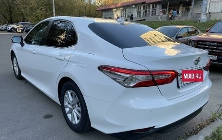 Toyota Camry, 2018 год, 2 700 000 рублей, 7 фотография