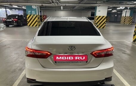 Toyota Camry, 2018 год, 2 700 000 рублей, 4 фотография