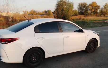 KIA Rio IV, 2021 год, 1 800 000 рублей, 4 фотография