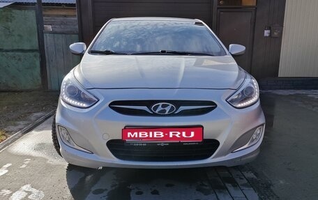 Hyundai Solaris II рестайлинг, 2013 год, 1 050 000 рублей, 1 фотография