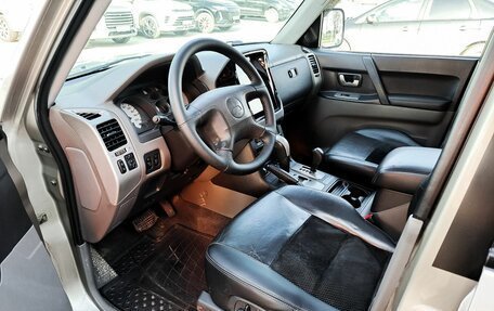 Mitsubishi Pajero IV, 2006 год, 925 000 рублей, 16 фотография