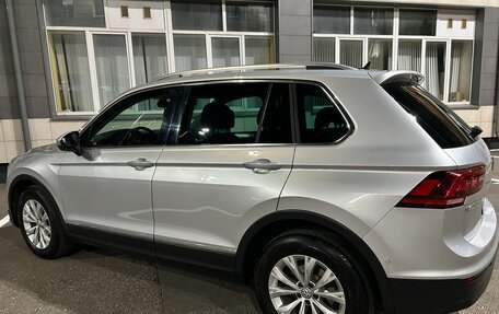 Volkswagen Tiguan II, 2017 год, 1 850 000 рублей, 3 фотография