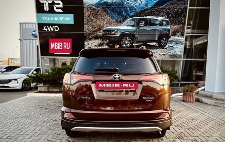 Toyota RAV4, 2017 год, 2 850 000 рублей, 4 фотография