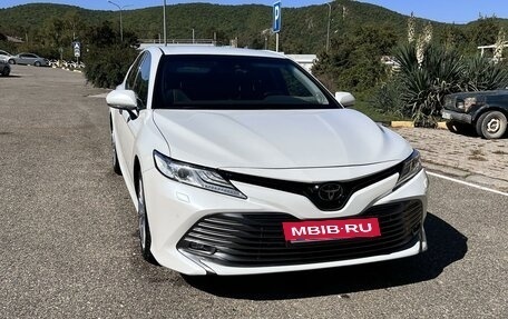 Toyota Camry, 2020 год, 3 750 000 рублей, 7 фотография