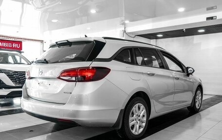 Opel Astra K, 2016 год, 1 300 000 рублей, 4 фотография