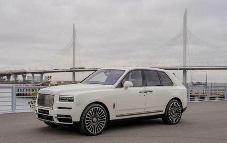 Rolls-Royce Cullinan, 2020 год, 40 000 000 рублей, 2 фотография