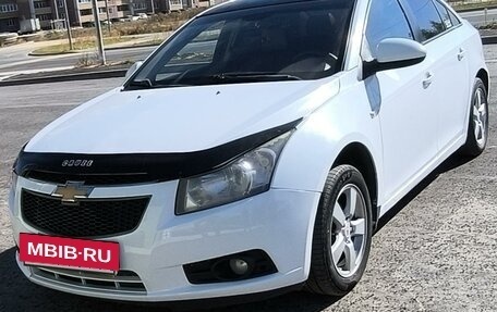 Chevrolet Cruze II, 2011 год, 700 000 рублей, 2 фотография