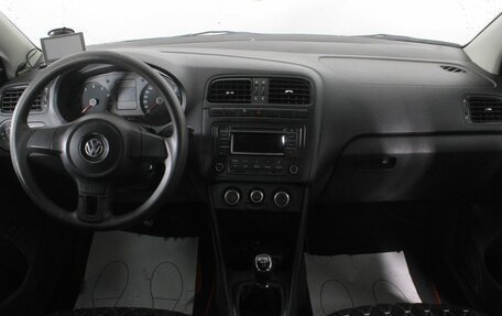 Volkswagen Polo VI (EU Market), 2010 год, 600 000 рублей, 11 фотография