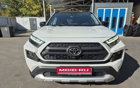 Toyota RAV4, 2023 год, 4 165 000 рублей, 2 фотография