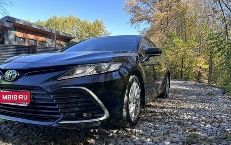 Toyota Camry, 2021 год, 3 100 000 рублей, 2 фотография