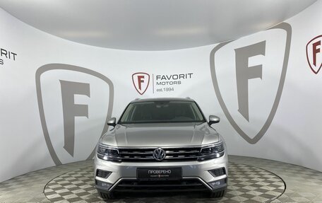 Volkswagen Tiguan II, 2017 год, 2 600 000 рублей, 2 фотография