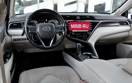 Toyota Camry, 2019 год, 3 149 000 рублей, 6 фотография