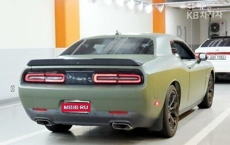 Dodge Challenger III рестайлинг 2, 2021 год, 10 420 000 рублей, 3 фотография