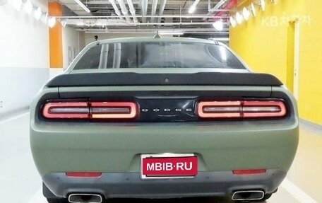 Dodge Challenger III рестайлинг 2, 2021 год, 10 420 000 рублей, 4 фотография