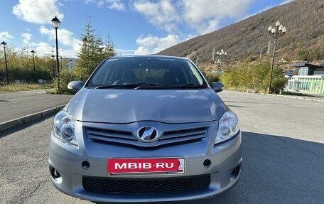 Toyota Auris II, 2011 год, 1 000 000 рублей, 2 фотография