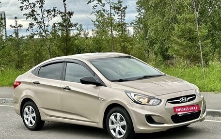 Hyundai Solaris II рестайлинг, 2012 год, 930 000 рублей, 2 фотография