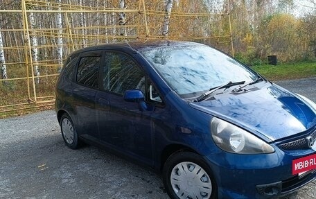 Honda Fit III, 2001 год, 440 000 рублей, 2 фотография