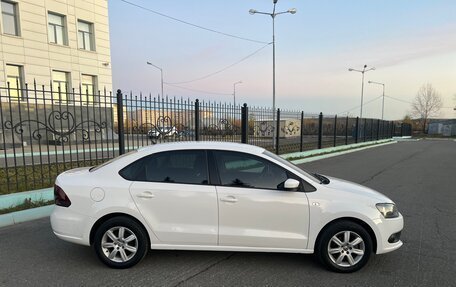 Volkswagen Polo VI (EU Market), 2011 год, 950 000 рублей, 2 фотография