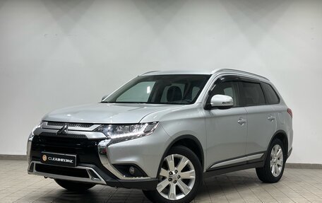 Mitsubishi Outlander III рестайлинг 3, 2020 год, 2 690 000 рублей, 2 фотография