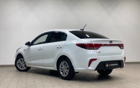 KIA Rio IV, 2018 год, 1 330 000 рублей, 4 фотография