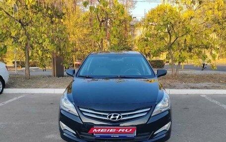 Hyundai Solaris II рестайлинг, 2015 год, 1 315 000 рублей, 2 фотография