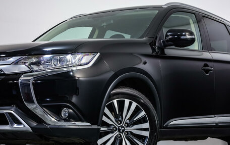 Mitsubishi Outlander III рестайлинг 3, 2019 год, 18 фотография