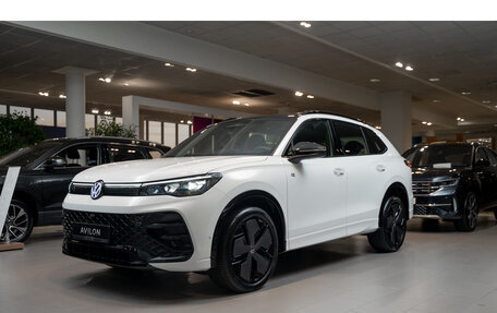 Volkswagen Tiguan II, 2024 год, 6 700 000 рублей, 2 фотография