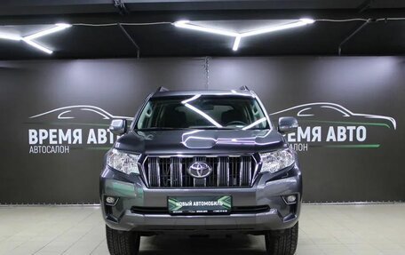 Toyota Land Cruiser Prado 150 рестайлинг 2, 2022 год, 7 499 000 рублей, 2 фотография