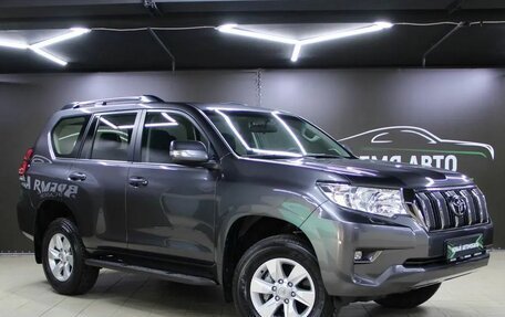 Toyota Land Cruiser Prado 150 рестайлинг 2, 2022 год, 7 499 000 рублей, 3 фотография