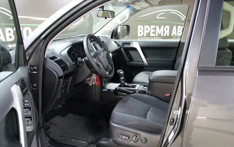 Toyota Land Cruiser Prado 150 рестайлинг 2, 2022 год, 7 499 000 рублей, 9 фотография