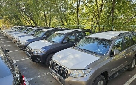 Toyota Land Cruiser Prado 150 рестайлинг 2, 2022 год, 7 499 000 рублей, 21 фотография