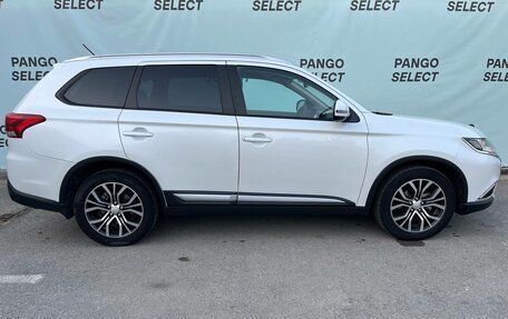 Mitsubishi Outlander III рестайлинг 3, 2015 год, 1 570 000 рублей, 7 фотография