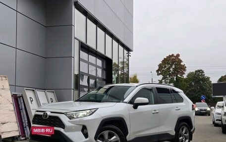 Toyota RAV4, 2020 год, 3 600 000 рублей, 3 фотография