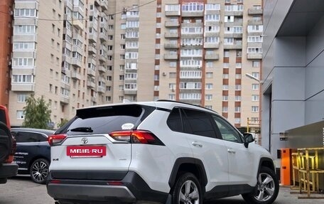 Toyota RAV4, 2020 год, 3 600 000 рублей, 6 фотография