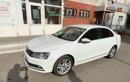 Volkswagen Jetta VI, 2017 год, 1 750 000 рублей, 2 фотография