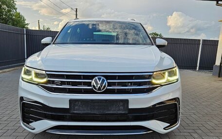 Volkswagen Tiguan II, 2020 год, 3 750 000 рублей, 2 фотография