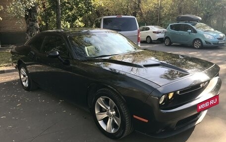 Dodge Challenger III рестайлинг 2, 2018 год, 3 000 000 рублей, 9 фотография