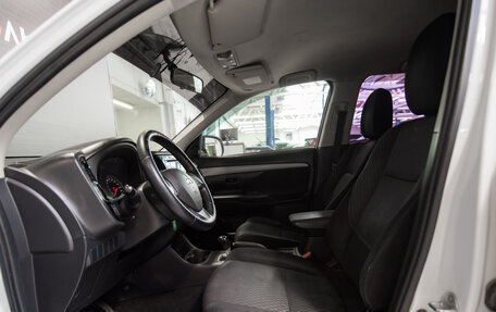 Mitsubishi Outlander III рестайлинг 3, 2013 год, 1 299 000 рублей, 7 фотография