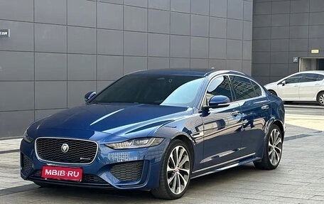 Jaguar XE I рестайлинг, 2021 год, 3 050 000 рублей, 1 фотография