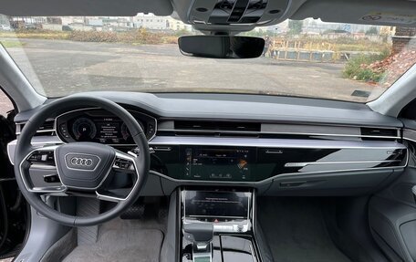 Audi A8, 2018 год, 6 300 000 рублей, 10 фотография