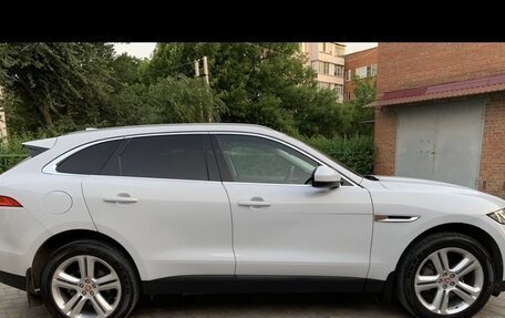 Jaguar F-Pace, 2016 год, 2 000 000 рублей, 2 фотография