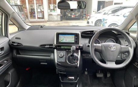 Toyota Wish II, 2017 год, 1 065 000 рублей, 11 фотография