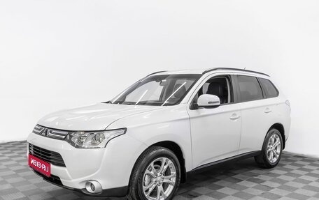 Mitsubishi Outlander III рестайлинг 3, 2013 год, 1 395 000 рублей, 1 фотография