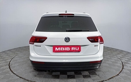 Volkswagen Tiguan II, 2018 год, 2 734 000 рублей, 6 фотография