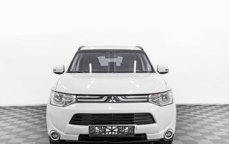 Mitsubishi Outlander III рестайлинг 3, 2013 год, 1 395 000 рублей, 2 фотография