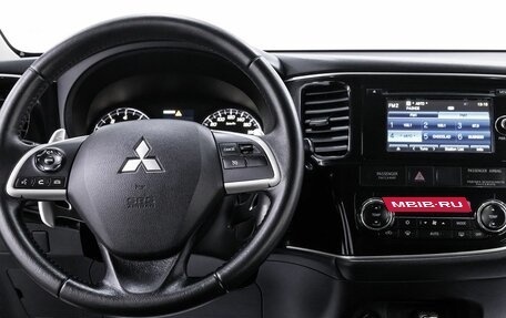 Mitsubishi Outlander III рестайлинг 3, 2013 год, 1 395 000 рублей, 9 фотография