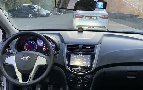 Hyundai Solaris II рестайлинг, 2012 год, 870 000 рублей, 15 фотография