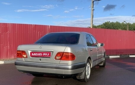 Mercedes-Benz E-Класс, 1998 год, 600 000 рублей, 6 фотография