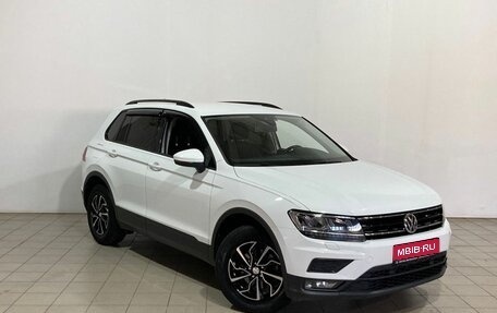 Volkswagen Tiguan II, 2019 год, 2 800 000 рублей, 1 фотография